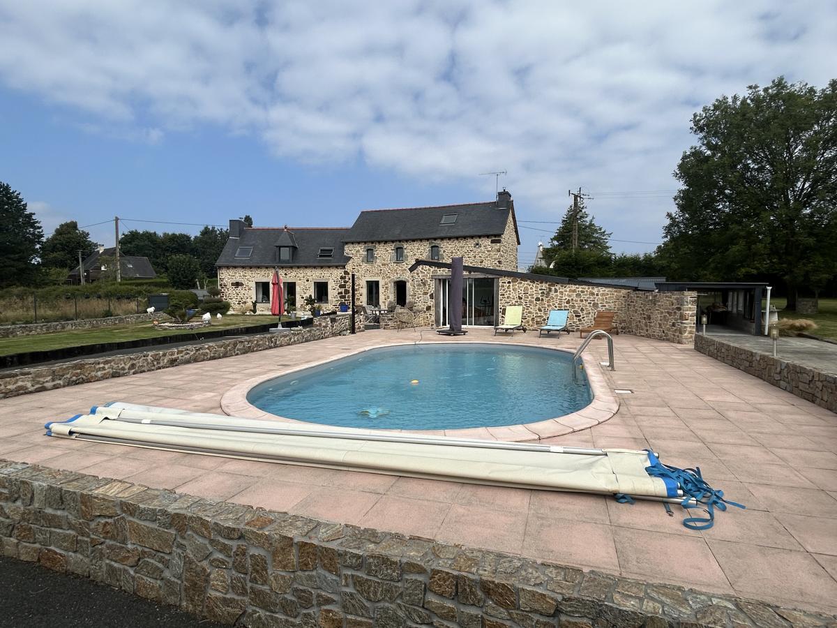 Propriété rénovée avec piscine