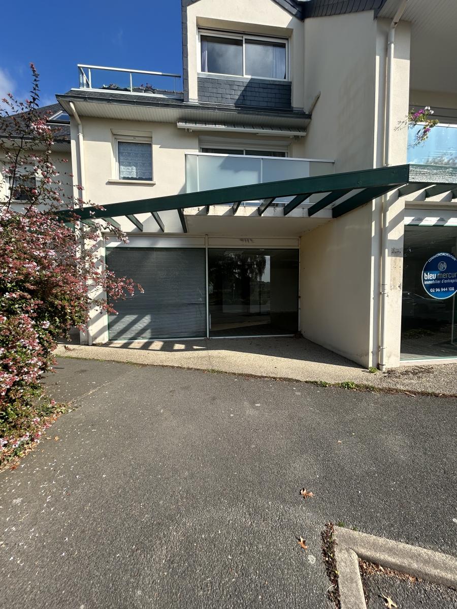 local commercial plein centre d&rsquo;Hillion