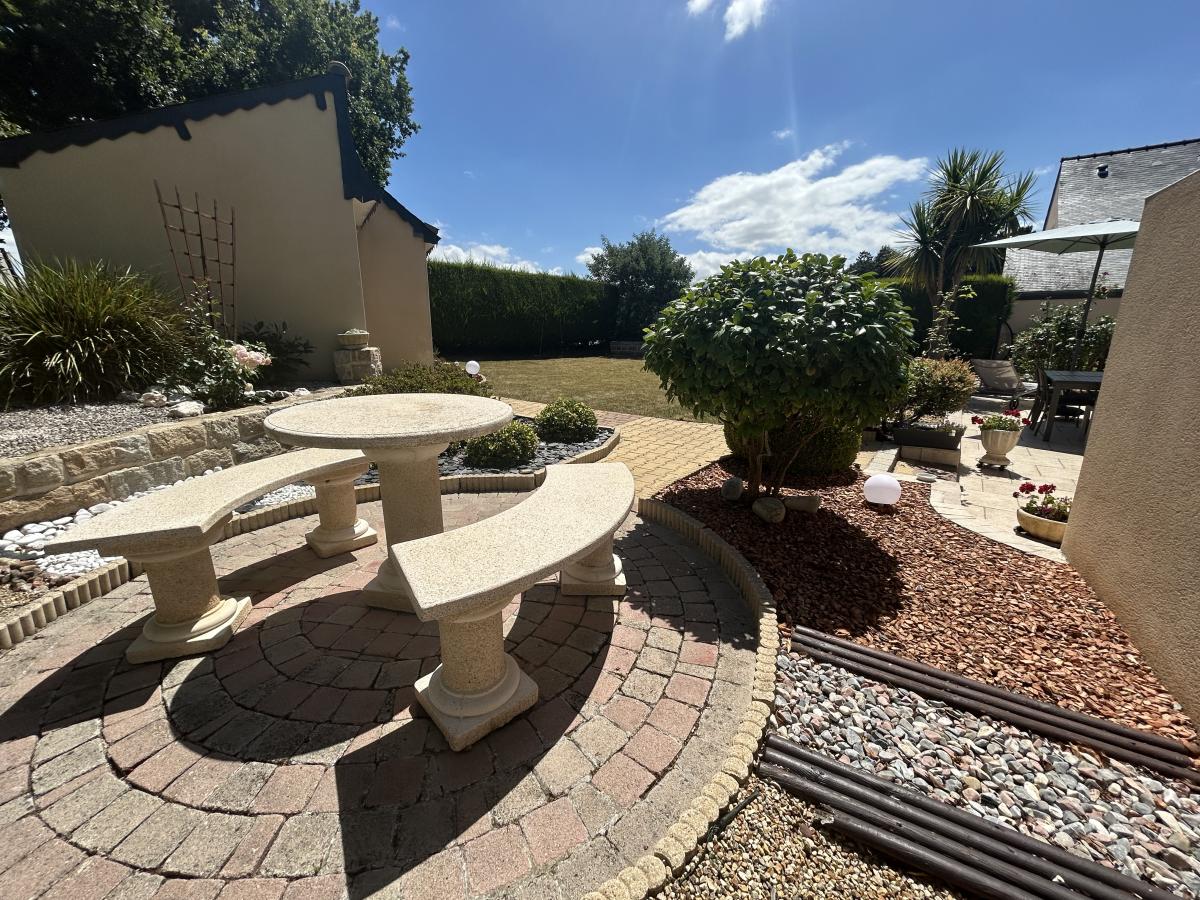 Maison familiale avec vie de plain-pied, jardin clos et grand sous-sol