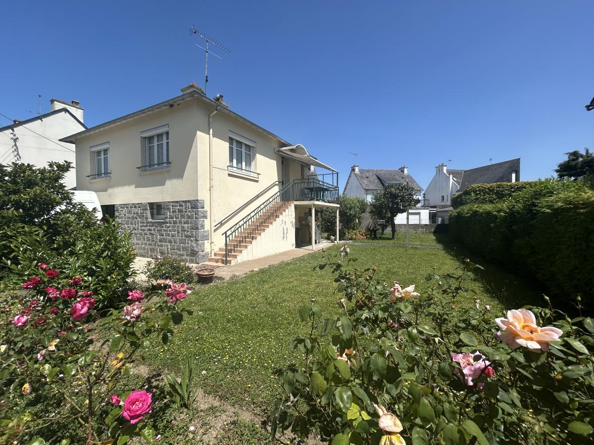 Maison plein centre d&rsquo;Yffiniac
